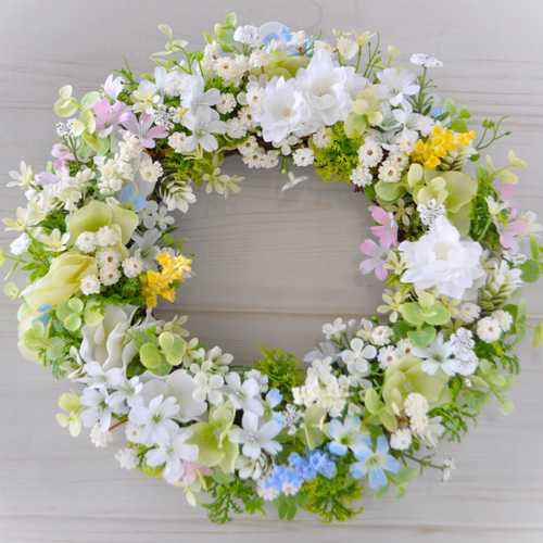 ふんわり 小さな花に白いデルフィニウムをそえて リース：白 きいろ  