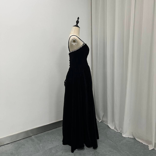 送料無料！パーティードレス ブラック キャミソール ビーズ ビロード  