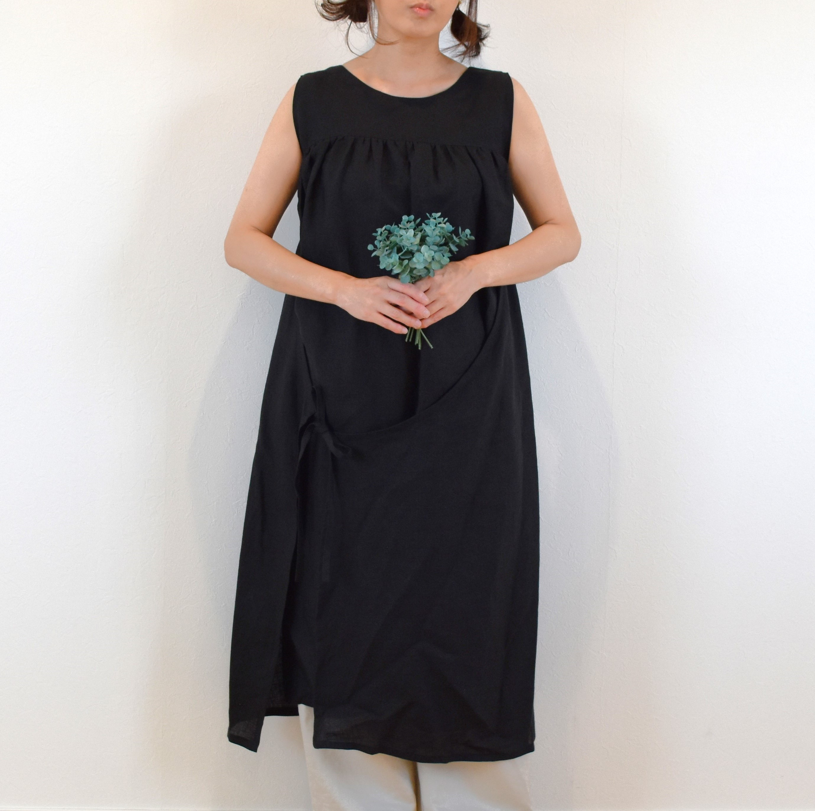 リネン100％ アシンメトリー エプロン ギャザー ワンピース/black 黒 ブラック