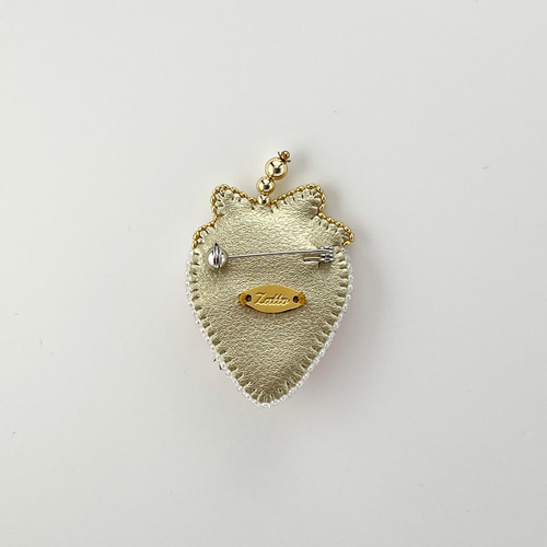 ビーズ刺繍 いちごのブローチ（P） ブローチ Zatto 通販