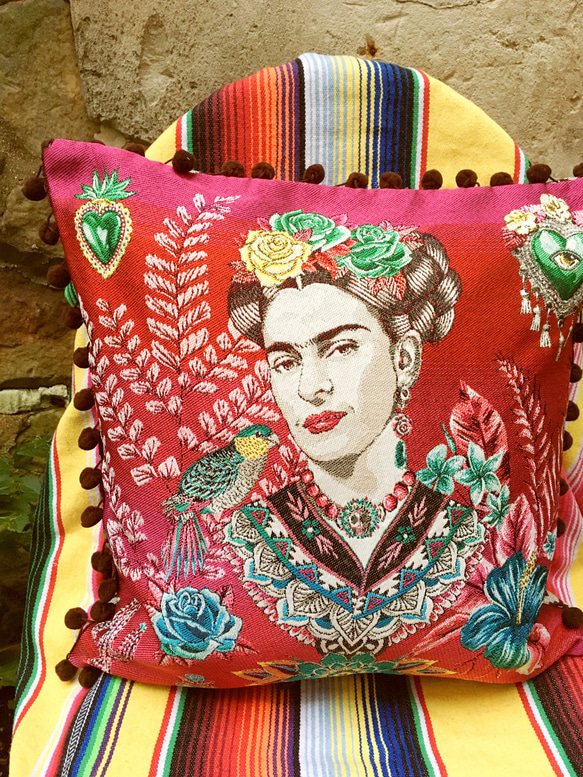 Frida Kahlo クッションカバー red pink ポンポン made in France フランス製 3枚目の画像