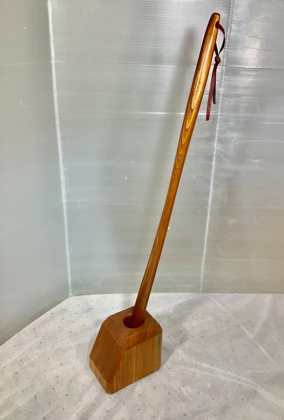 天然木　かえで長い靴べら／くす材　ブーツ型靴べらスタンド　一点物　手造り 天然木 けやき ロング靴べら／けやきスタンドセット 一点物 手造り 靴
