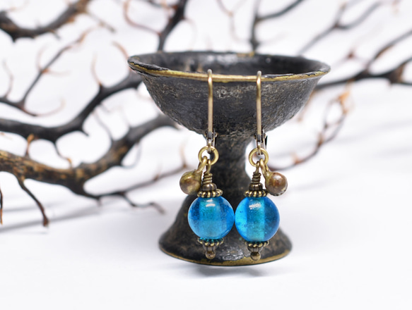 藍色圓形古董波西米亞珠和民族鐘形耳環 第6張的照片