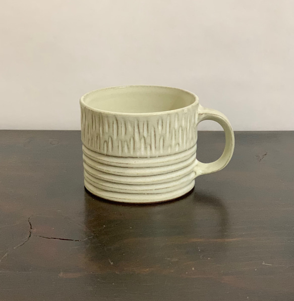 陶器　白マットのマグカップ 1枚目の画像