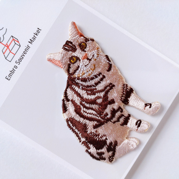 人気の猫ちゃん アメリカンショートヘア  2WAYS！刺繍のアイロンワッペン＆ステッカー スマホケースにも！アメショ 5枚目の画像