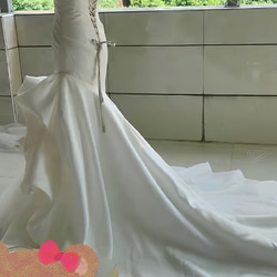 新着商品！高品質保証　胸フリル　ベアトップ　マーメイドドレス　サイズオーダー可能　編み上げ　背中見せ　ロングトレーン結婚 5枚目の画像