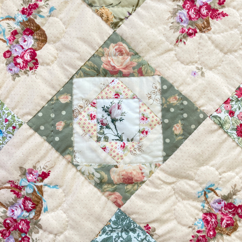 パッチワークタペストリー ナインパッチのパッチワークタペストリー パッチワークキルト