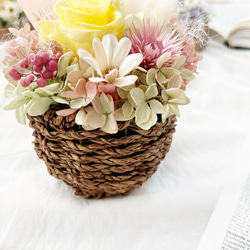 選べる5色　バスケットアレンジ　花　ギフト　プリザーブドフラワー　誕生日　結婚祝い　アレンジメント 8枚目の画像