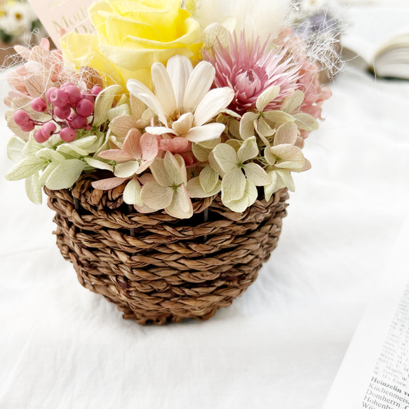 選べる5色　バスケットアレンジ　花　ギフト　プリザーブドフラワー　誕生日　結婚祝い　アレンジメント 8枚目の画像
