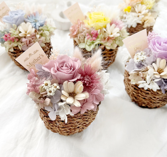 選べる5色　バスケットアレンジ　花　ギフト　プリザーブドフラワー　誕生日　結婚祝い　アレンジメント 7枚目の画像