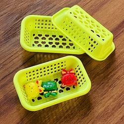 塑膠迷你玩具彩色籃子（籃子）3 種套裝 | 玩具屋、遊戲屋、蔬果店、超市 第6張的照片