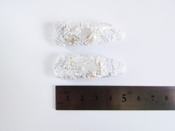 ビーズ刺繍のヘアピン　セット　ホワイト　淡水パール　牛革 4枚目の画像