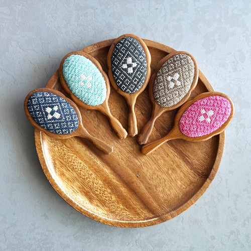 贈り物におすすめ♪】手鏡 木製 こぎん刺し『ウロコ』ネイビー 茶