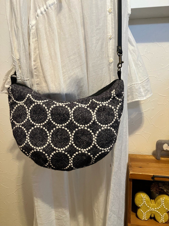 ミナペルホネン タンバリンネイビークロワッサンバッグ お値下げ