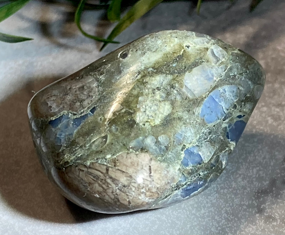 リラクゼーションの石໒꒱　ケセラストーン　原石　タンブル 3枚目の画像