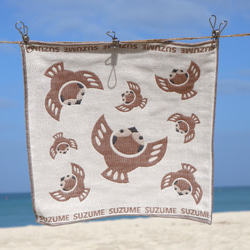 ToriTori大阪泉州製4重ガーゼハンカチ　スズメ　サイズ34ｃｍ角　綿100％　大阪泉州製 1枚目の画像