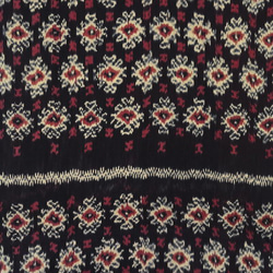 インドネシア アロール島で手織りされた古いイカット。 インドネシア