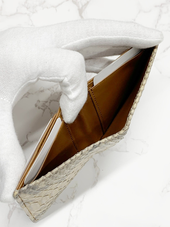 日本製　パイソン　マット仕上げ　超薄型　コンパクトウォレット　ミニ財布　エキゾチックレザー 9枚目の画像