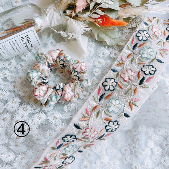 春カラーのお花シュシュ♡インド刺繍リボン♡ヘアゴム シュシュ　 9枚目の画像