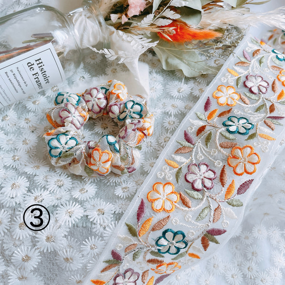 春カラーのお花シュシュ♡インド刺繍リボン♡ヘアゴム シュシュ　 7枚目の画像