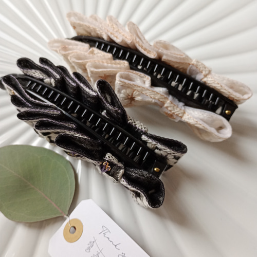 受注製作【13㌢】インド刺繍リボンのバナナクリップ 選べる2カラー