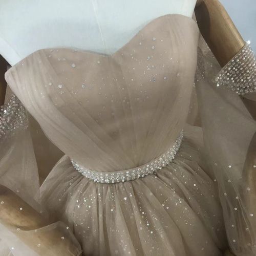 カラードレス 薄シャンパンの色 ベアトップ キラキラグリッター  