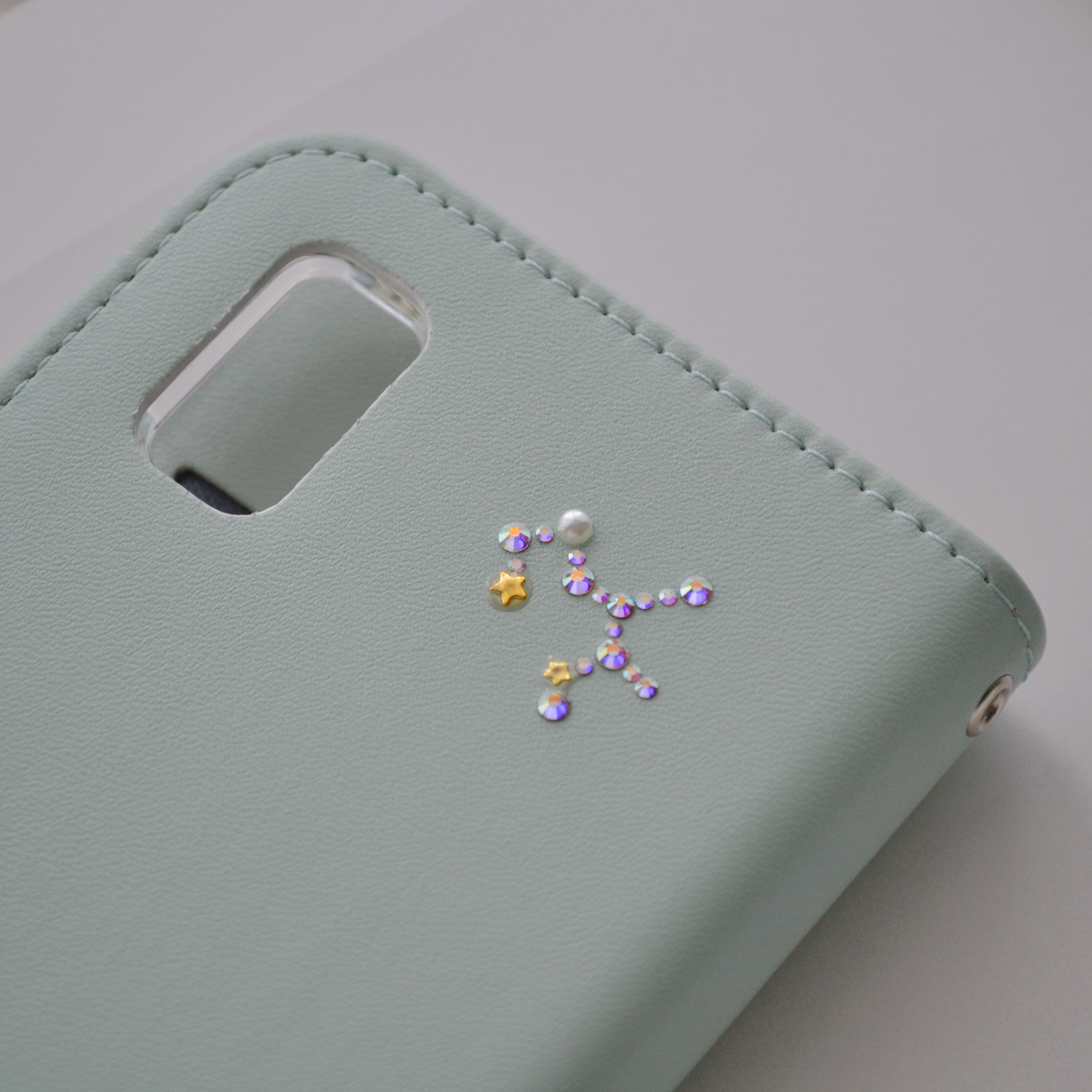 レア機種にも対応！手帳型スマホケース『猫と月のロマンティック』ミントグリーン ほぼ全機種◎