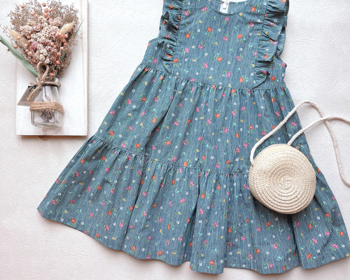 夏の女子会にもぴったり！カラフルゆったりワンピース✨ 自然光が1番盛れるよね☀️🌺 . #モデル #女子大生 #夏