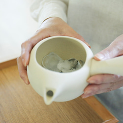 【手軽に使えて便利】「初めて急須をお迎えする方にもおすすめ」　愛知県常滑産・蓋なし急須・生成・360cc 9枚目の画像
