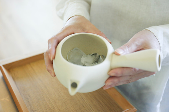 【手軽に使えて便利】「初めて急須をお迎えする方にもおすすめ」　愛知県常滑産・蓋なし急須・生成・360cc 9枚目の画像