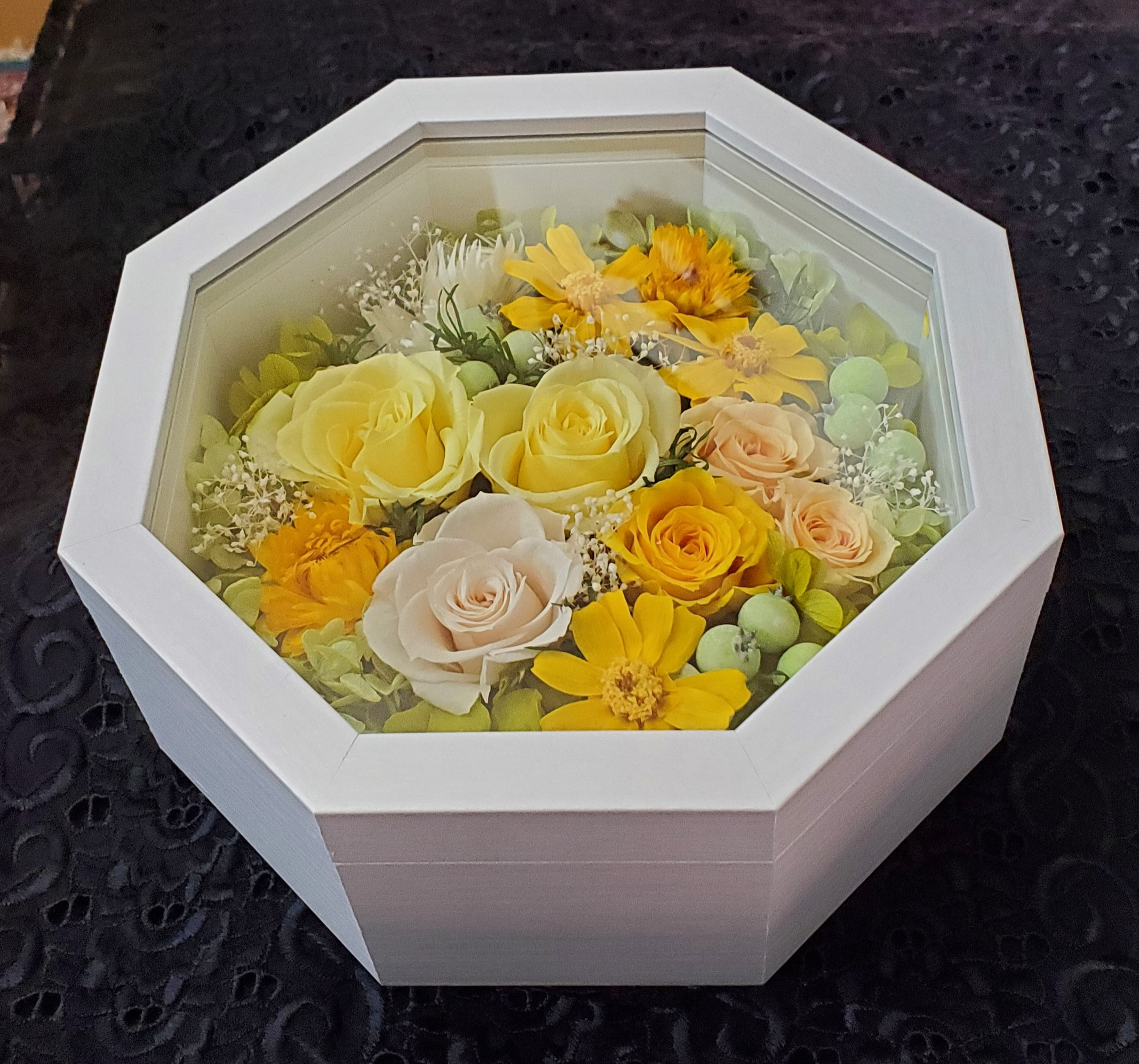 八角形のボックスフレームアレンジ　母の日ギフト、敬老の日などのギフト　(Creema限定)　受注制作