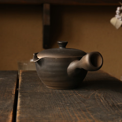 「茶殻が捨てやすく、乾きの早い急須」　愛知県常滑産・里山窯さんのつくる常滑急須・棚茶こし・320cc 4枚目の画像