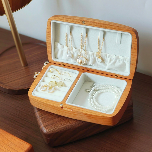 手作りの無垢木ジュエリーボックス、イヤリング、リング、ネックレス、ブレスレット収納ボックス、軽量で小さな旅行用ジュエリー 4枚目の画像