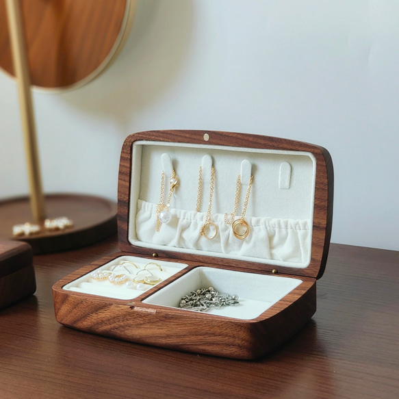 手作りの無垢木ジュエリーボックス、イヤリング、リング、ネックレス、ブレスレット収納ボックス、軽量で小さな旅行用ジュエリー 1枚目の画像