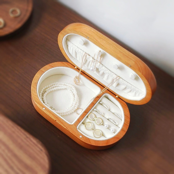 木製ジュエリーボックス、耳飾り、リング、ネックレス、ブレスレットの収納ボックスです。軽量で持ち運びに便利な小型の旅行用ジ 2枚目の画像