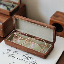 堅固なウォルナット材の眼鏡ケース、ガラス収納ボックス、レトロな眼鏡ホルダーです 1枚目の画像
