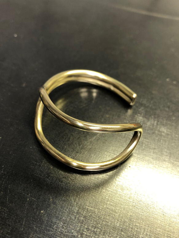 brass water drop bangle 3mm バングル ブレスレット 2枚目の画像