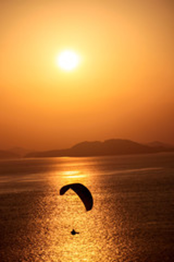 海に沈む夕陽　サンセットランデブー　パラグライダー　ペンダント　 5枚目の画像