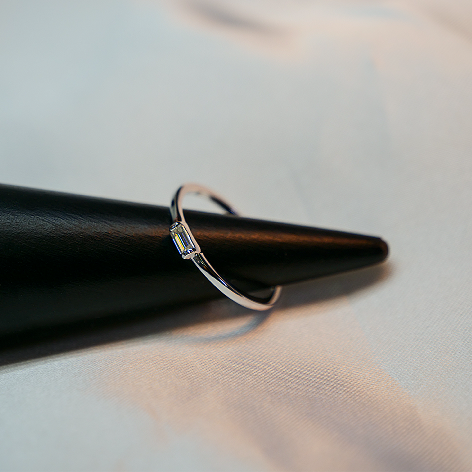 エメラルドカット SV925 リング ダイヤモンド リング モアサナイト リング シンプル リング ラグジュアリーリング