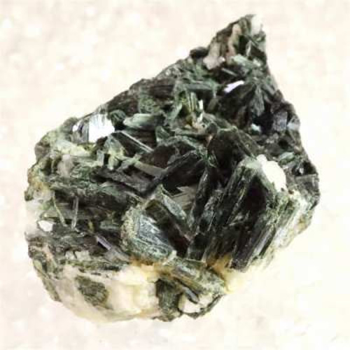 ザギマウンテン産 エジリン輝石 クラスター 母岩付 33.0g 【86989