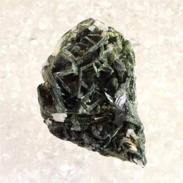サフィリン　母岩付き 希少宝石 鉱物標本 サフィリン 母岩付き 希少宝石 鉱物標本（日本の鉱物 – 電子