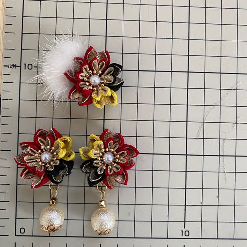 再販受付中つまみ細工ピアスorイヤリング指輪セット