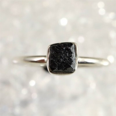 米国産　ブルッカイト 4.5mm 原石 リング 1.94g 【20836】