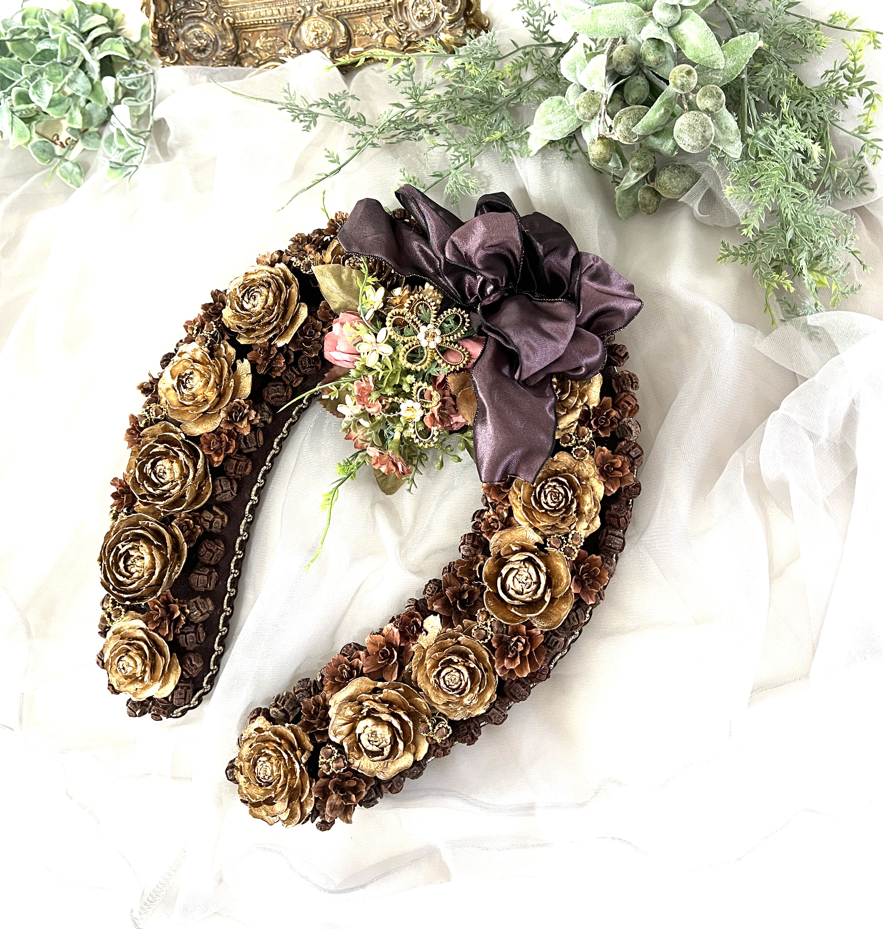 エレガント馬蹄リース　ハンドメイド木の実リース　ギフト　ハンドメイドギフト　開店祝い　レストラン贈答品　壁掛けインテリア