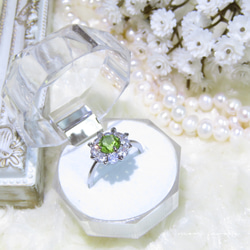 ~FlowerRing~ ペリドット 天然石 誕生石 8月 プレゼント 贈り物 silver フリーサイズ 指輪 リング 3枚目の画像