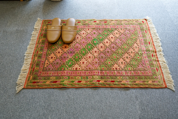 92×65cm【アフガニスタン の マシュワニ手織り キリム 手織り絨毯】 1枚目の画像