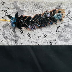 Plume noire ブラックスワンの羽根刺繍ブローチ 6枚目の画像