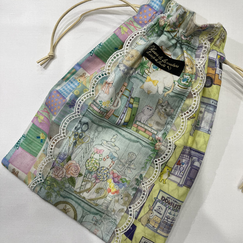 パッチワーク巾着☆ユキエモン・キャビネット×刺繍生地 巾着袋 moca  