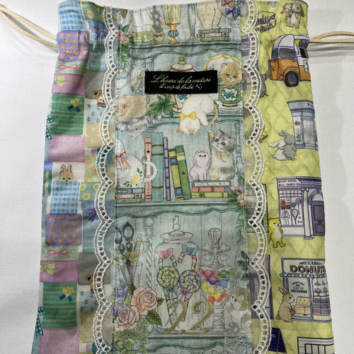 パッチワーク巾着☆ユキエモン・キャビネット×刺繍生地 巾着袋 moca  