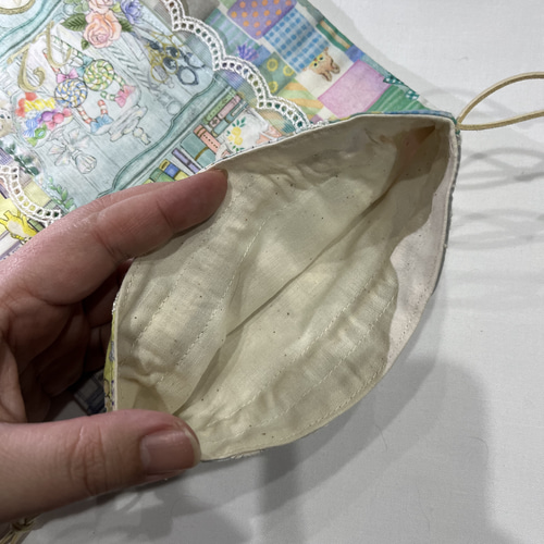 パッチワーク巾着☆ユキエモン・キャビネット×刺繍生地 巾着袋 moca  